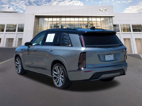 Certified 2026 Cadillac Vistiq Premium Luxury w/ LPO, Floor Liner Package AWD/4WD image 6