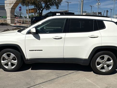 Used 2017 Jeep Compass Latitude w/ Popular Equipment Group image 4