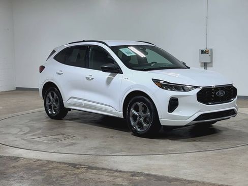 Used 2023 Ford Escape ST-Line w/ Tech Pack #1 AWD/4WD image 2