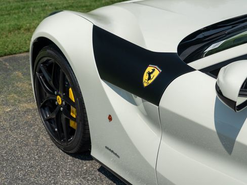 Used 2017 Ferrari F12 Berlinetta RWD image 11
