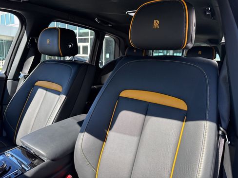 Used 2022 Rolls-Royce Cullinan image 12