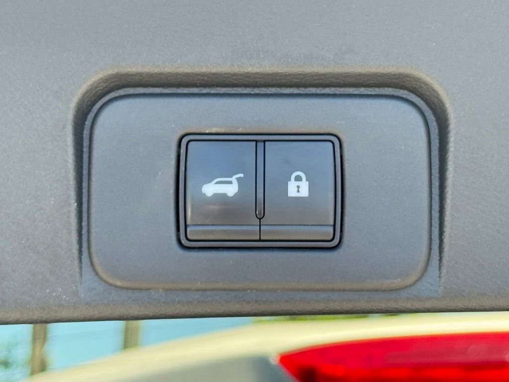 Used 2024 Nissan Rogue Platinum w/ Platinum Premium Package FWD image 40