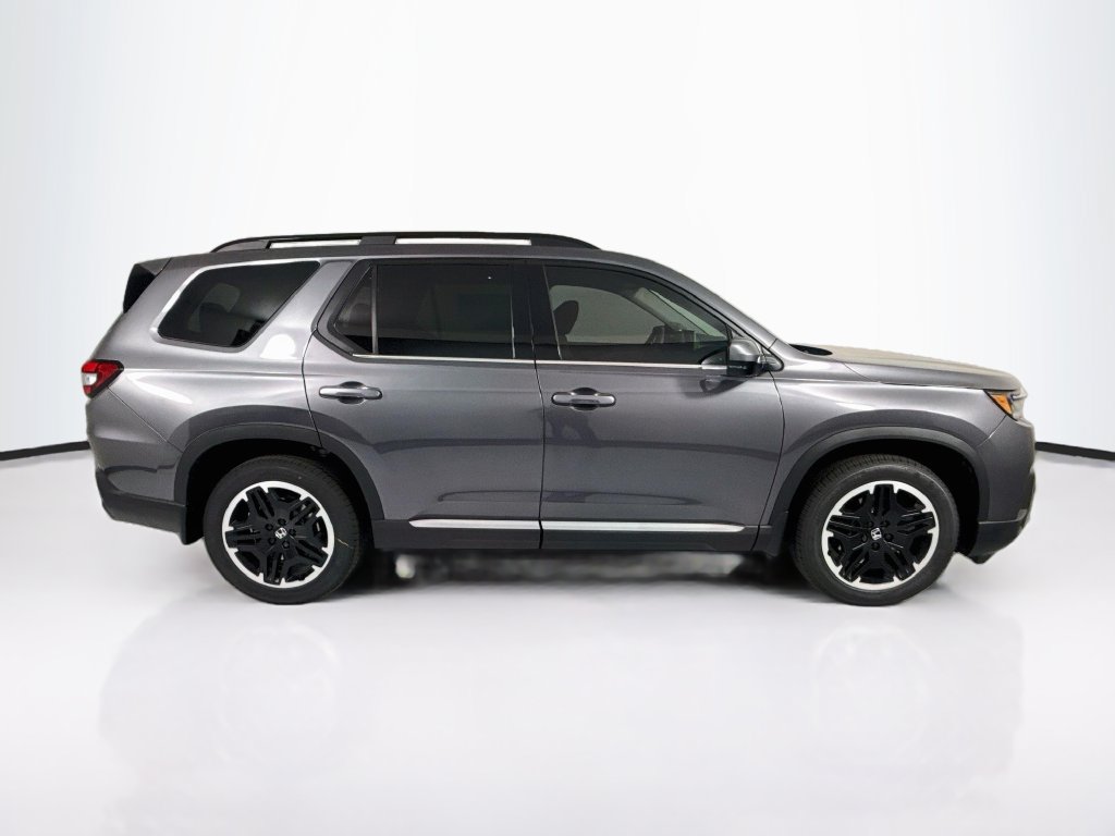 New 2026 Honda Pilot Touring image 4