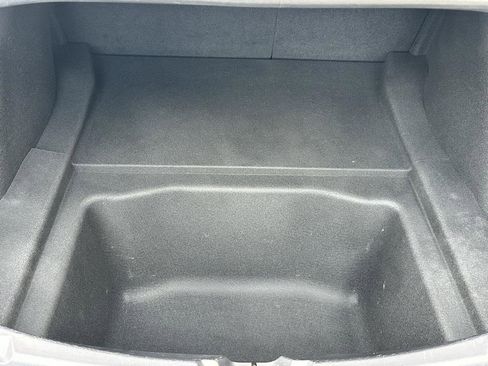 Used 2023 Tesla Model 3 Standard Range image 9