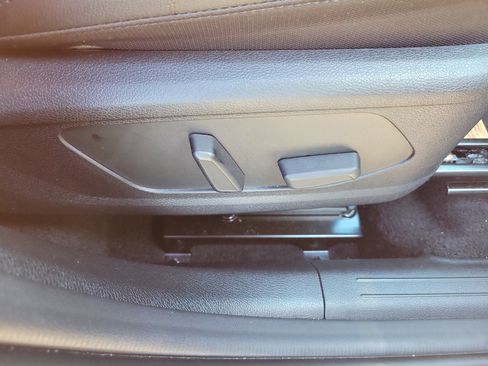 Certified 2025 Kia Sportage SX image 9