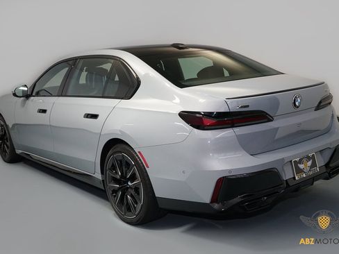 Used 2023 BMW 760i xDrive image 7