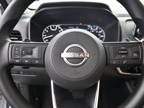Used 2024 Nissan Rogue S FWD image 28