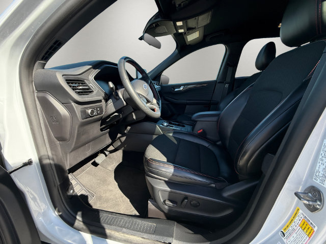 Used 2025 Ford Escape ST-Line FWD image 9