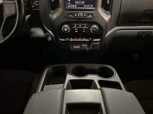 Used 2025 Chevrolet Silverado 1500 Custom Trail Boss w/ LPO, Dark Essentials Package AWD/4WD image 11