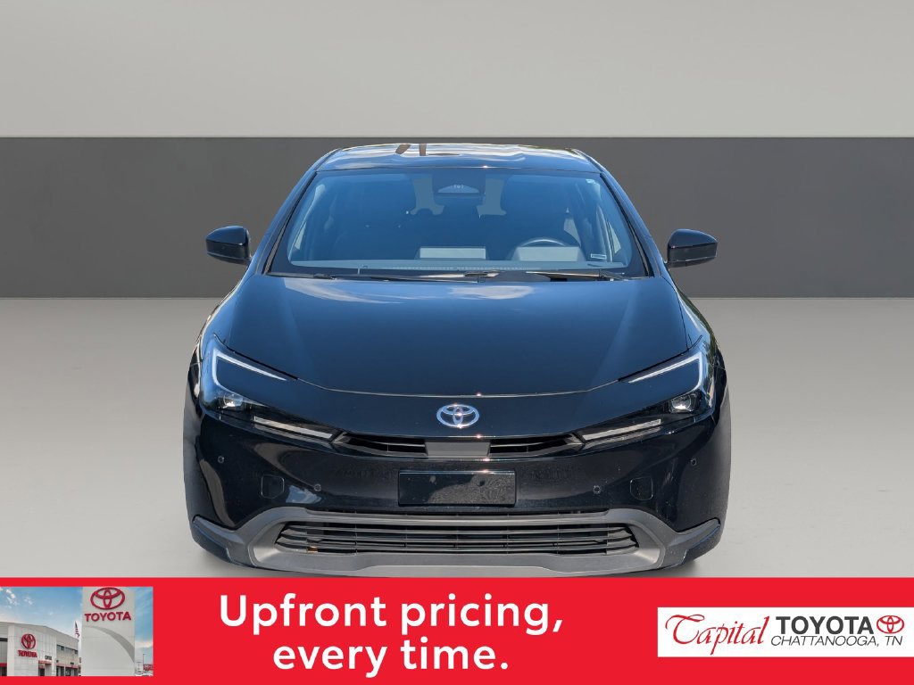 Used 2025 Toyota Prius LE FWD image 3