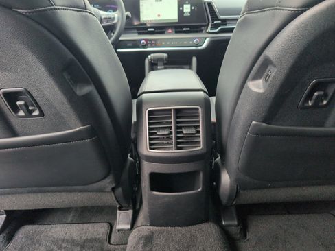 Used 2025 Kia Sportage EX w/ Premium Package image 31