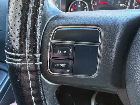 Used 2011 Jeep Liberty Sport image 26