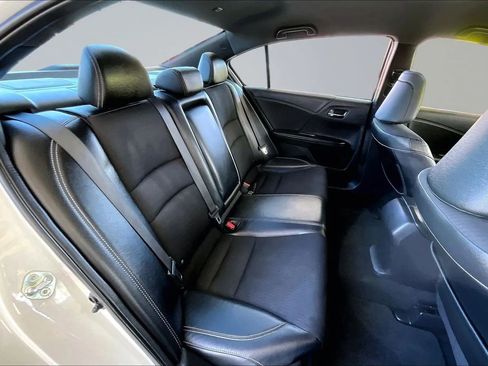 Used 2017 Honda Accord Sport image 22