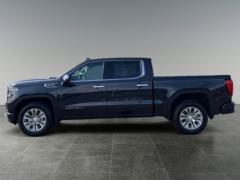 Used 2023 GMC Sierra 1500 Denali w/ Technology Package AWD/4WD image 5