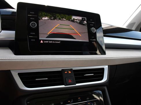 New 2026 Volkswagen Taos SE AWD/4WD image 16