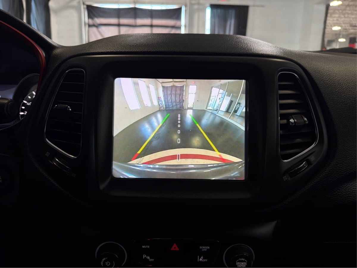 Used 2021 Jeep Compass Trailhawk AWD/4WD image 27