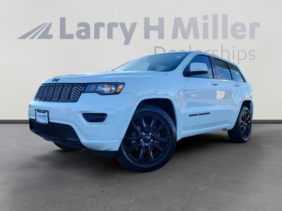 Used 2018 Jeep Grand Cherokee Altitude
