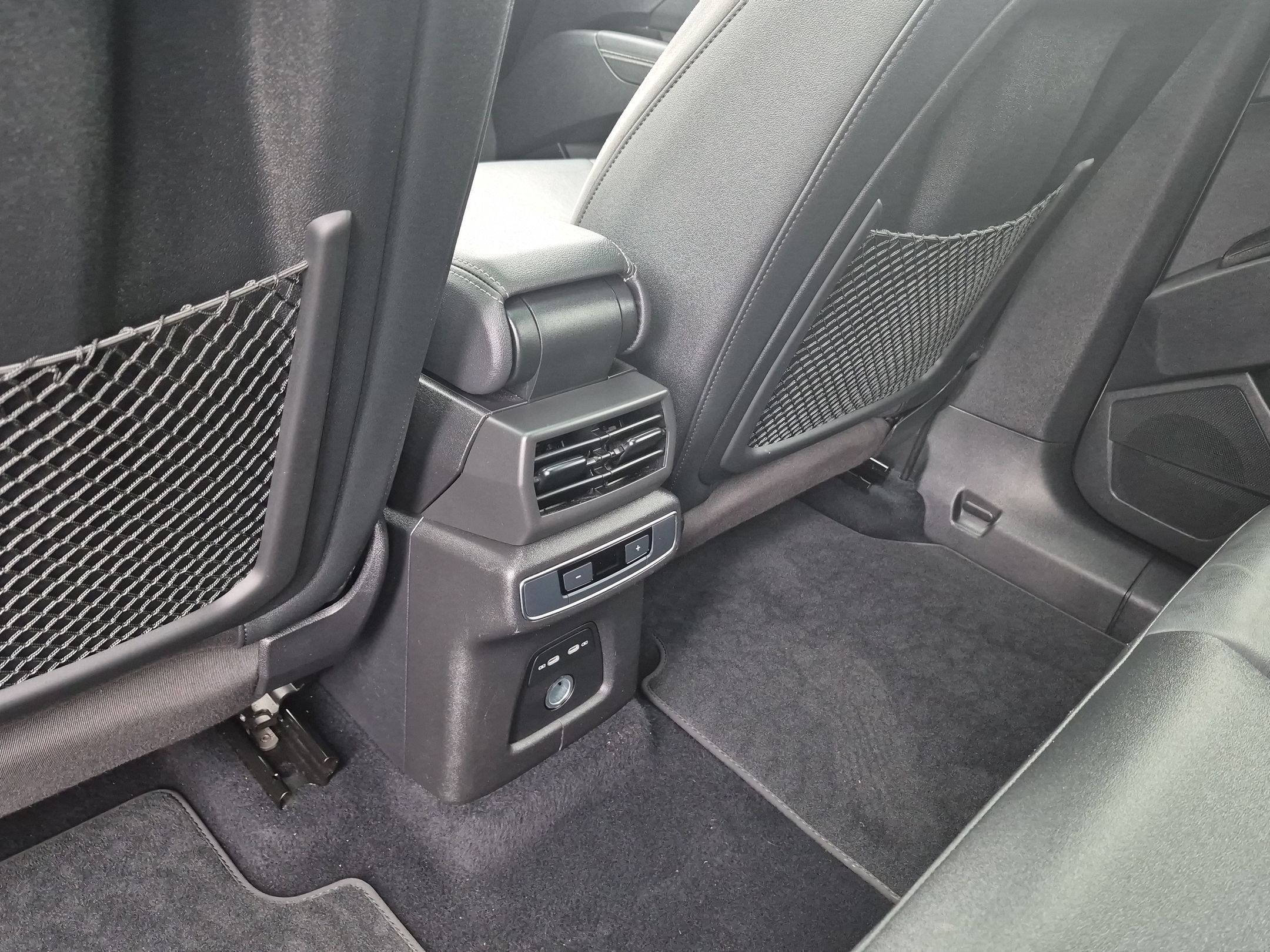 Used 2023 Audi Q4 e-tron Premium w/ Convenience Package RWD image 22