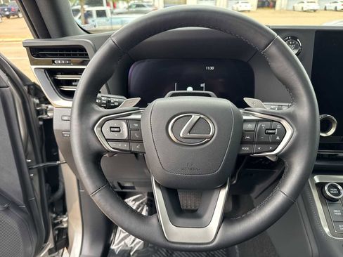 Used 2024 Lexus GX 550 image 21