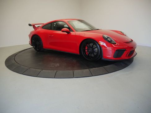 Certified 2018 Porsche 911 GT3 RWD image 9