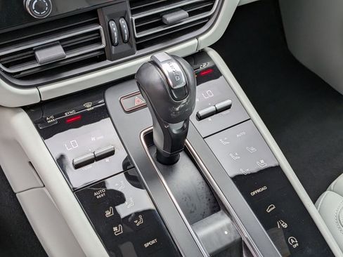 Used 2025 Porsche Macan w/ Premium Package Plus AWD/4WD image 14