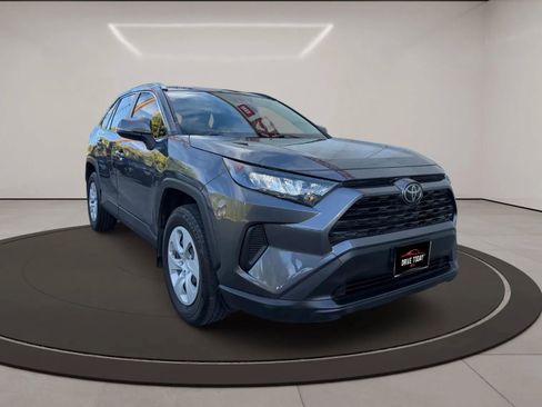 Used 2019 Toyota RAV4 LE w/ Carpet Mat Package image 2