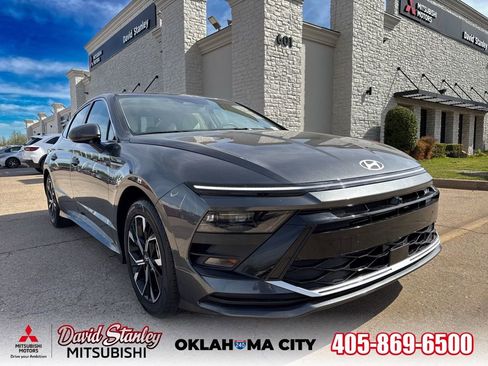 Used 2025 Hyundai Sonata SEL FWD image 1
