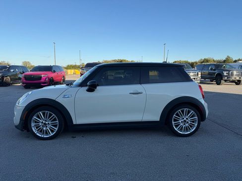 Used 2017 MINI Cooper S image 9