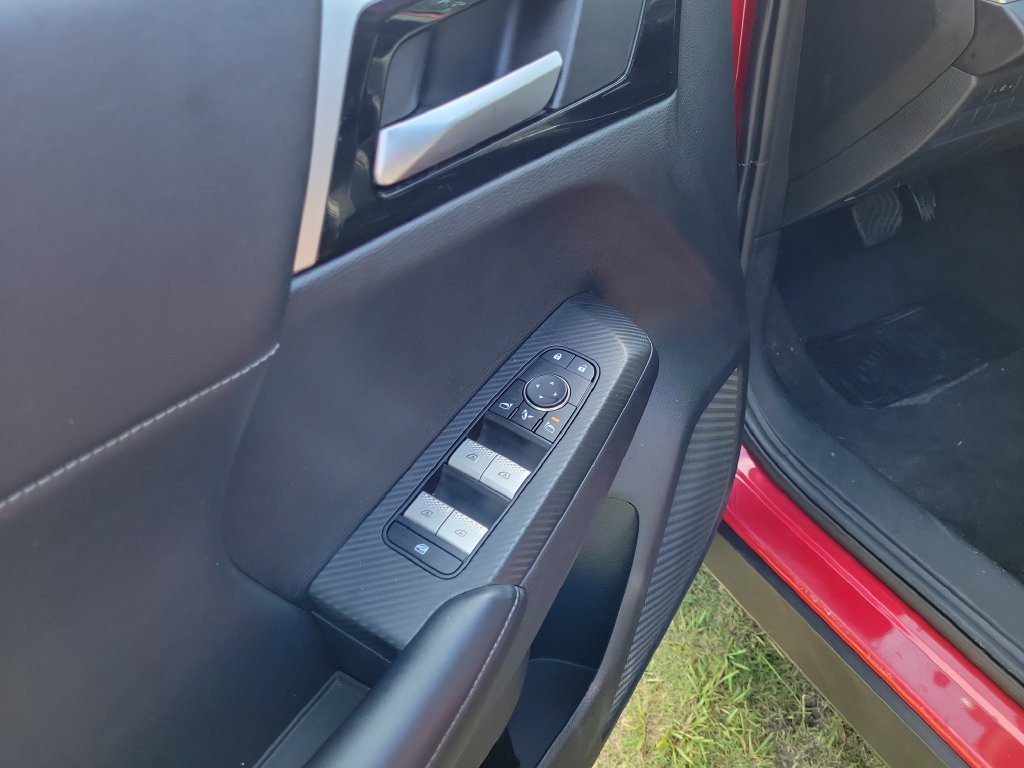 Used 2024 Mitsubishi Outlander SE Black Edition AWD/4WD image 23