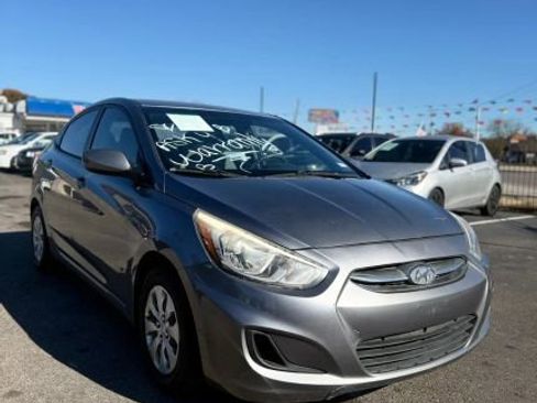 Used 2016 Hyundai Accent SE image 1