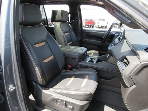 Certified 2021 GMC Yukon AT4 w/ AT4 Premium Plus Package AWD/4WD image 29