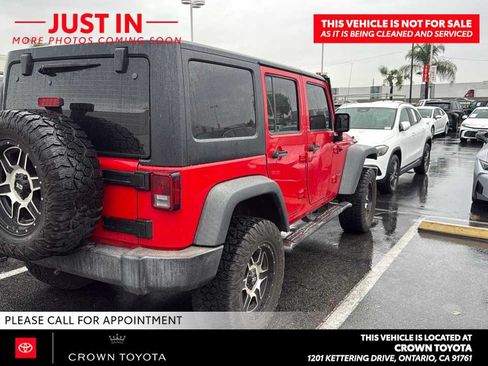 Used 2017 Jeep Wrangler Unlimited Sport w/ Connectivity Group AWD/4WD image 4