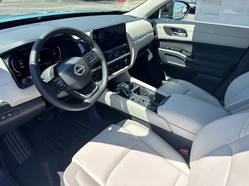New 2026 Nissan Pathfinder SL FWD image 10