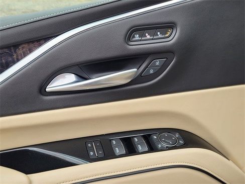 Certified 2022 Cadillac Escalade ESV Premium Luxury w/ LPO, Radiant Package image 18
