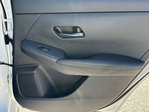 Used 2025 Nissan Sentra S image 16