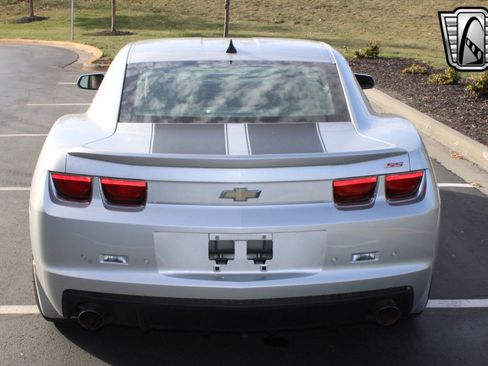 Used 2010 Chevrolet Camaro SS w/ RS Package image 4
