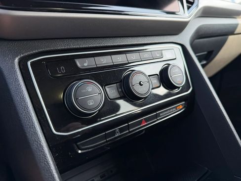 Used 2020 Volkswagen Atlas Cross Sport SEL image 16