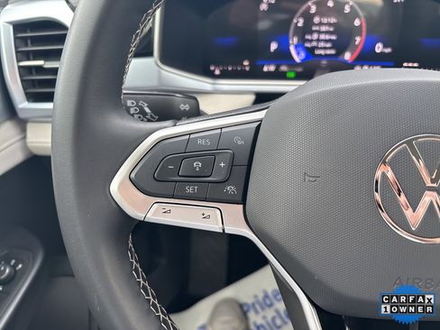 Used 2025 Volkswagen Taos SE image 64