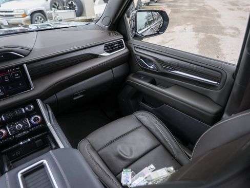 Used 2023 GMC Yukon XL Denali w/ Max Trailering Package image 28