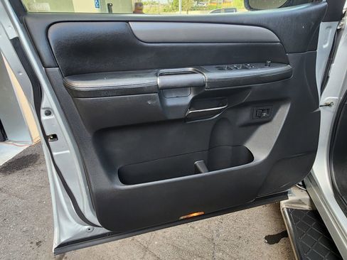 Used 2011 Nissan Armada SV image 44