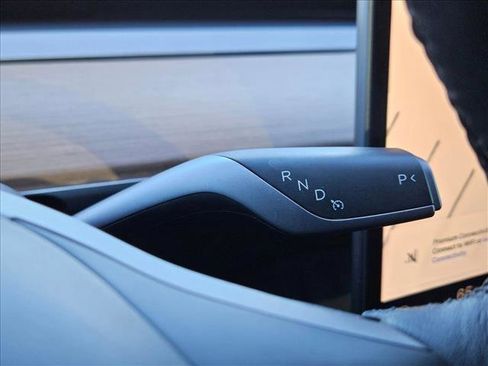 Used 2023 Tesla Model Y Performance image 12