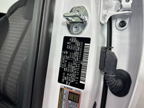 Certified 2025 Kia Sorento LX FWD image 38