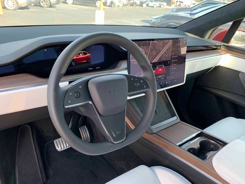 Used 2024 Tesla Model X image 20