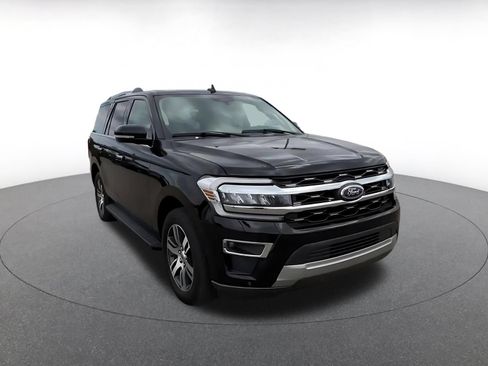 Used 2024 Ford Expedition Limited RWD image 3
