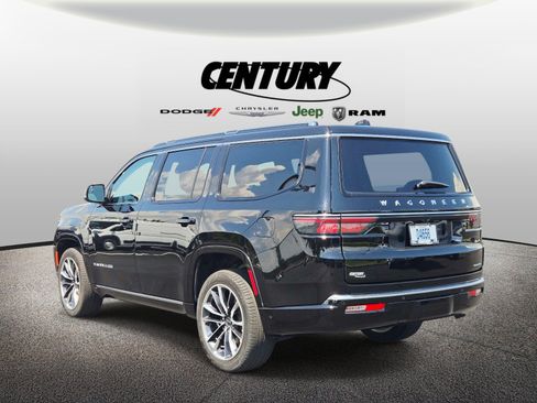 Used 2024 Jeep Wagoneer Series III w/ Premium Group I AWD/4WD image 6