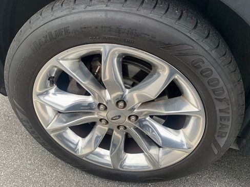 Used 2014 Ford Explorer Limited w/ Equipment Group 302A FWD image 11