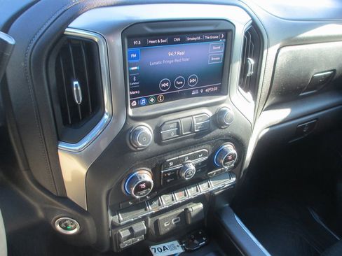 Used 2021 Chevrolet Silverado 1500 RST image 22