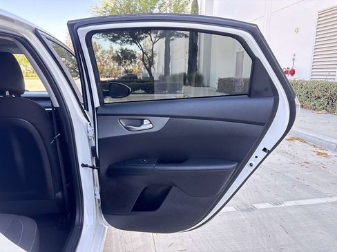 Used 2019 Kia Forte LXS FWD image 13