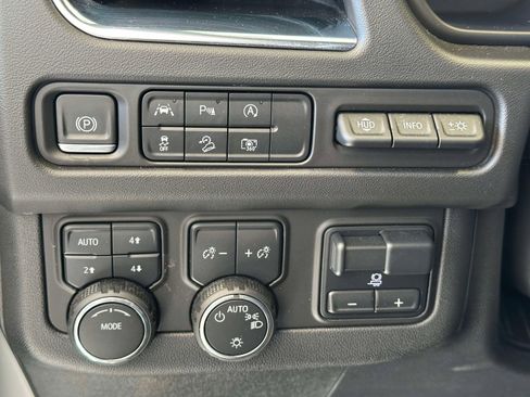 Used 2024 Chevrolet Tahoe Premier w/ Premium Package image 19