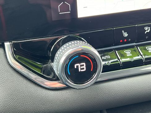 Used 2025 GMC Canyon Elevation w/ Convenience Package image 27